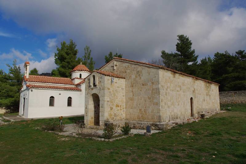 Γεράνεια topoguide: Η μονή Παναγίας στο Πράρθι