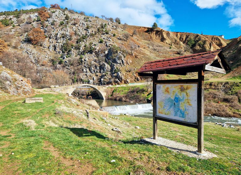 Τα μονοπάτια της Αγίας Τριάδας Καστοριάς