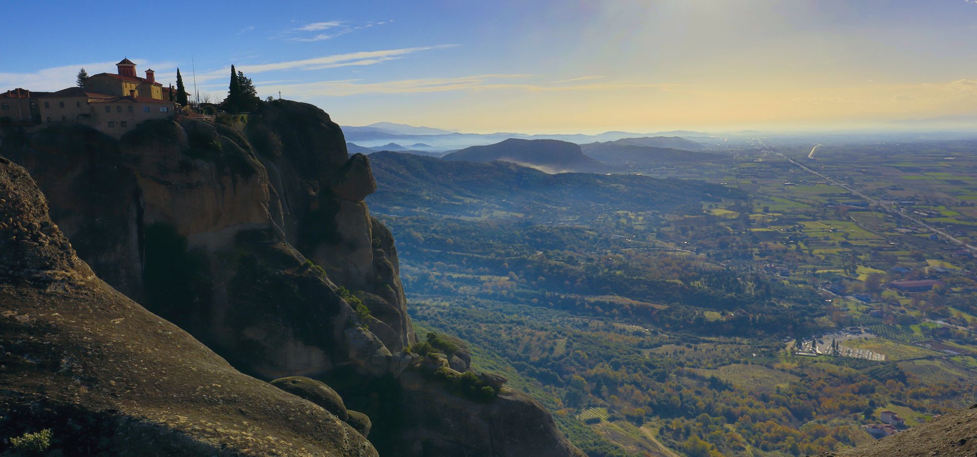 Trail Kalambaka-Agios Stefanos monastery: The monastery of Agios Stefanos and the landscape to the east of Meteora