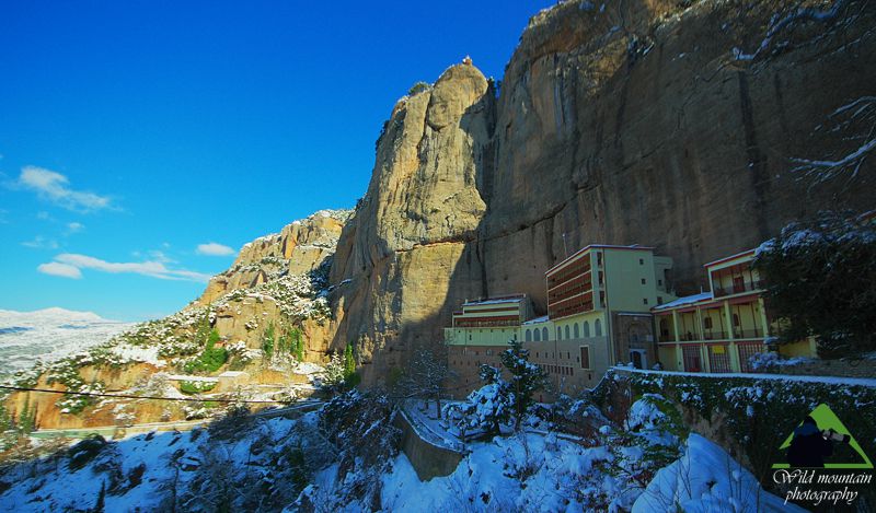 Φωτογραφία φύσης στο Εθνικό Πάρκο Χελμού-Βουραϊκού: Η μονή Μεγάλου Σπηλαίου